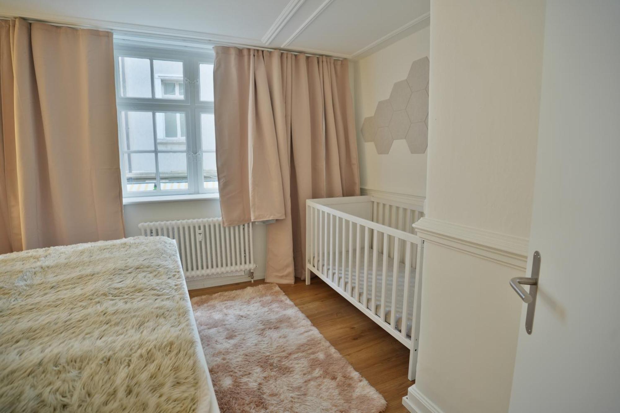 Cozy City Center, 4 Bedroom- 120Sq, 5Min Walk To Main Station Basel Bagian luar foto